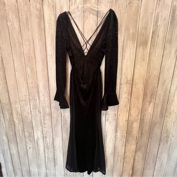 Black Glittering Long Gown - Picture 3 of 10